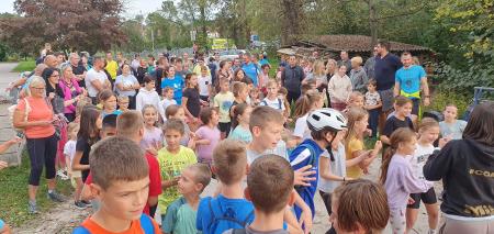 5. dobrodelni tek in pohod Osnovne šole Marije Vere  (1)